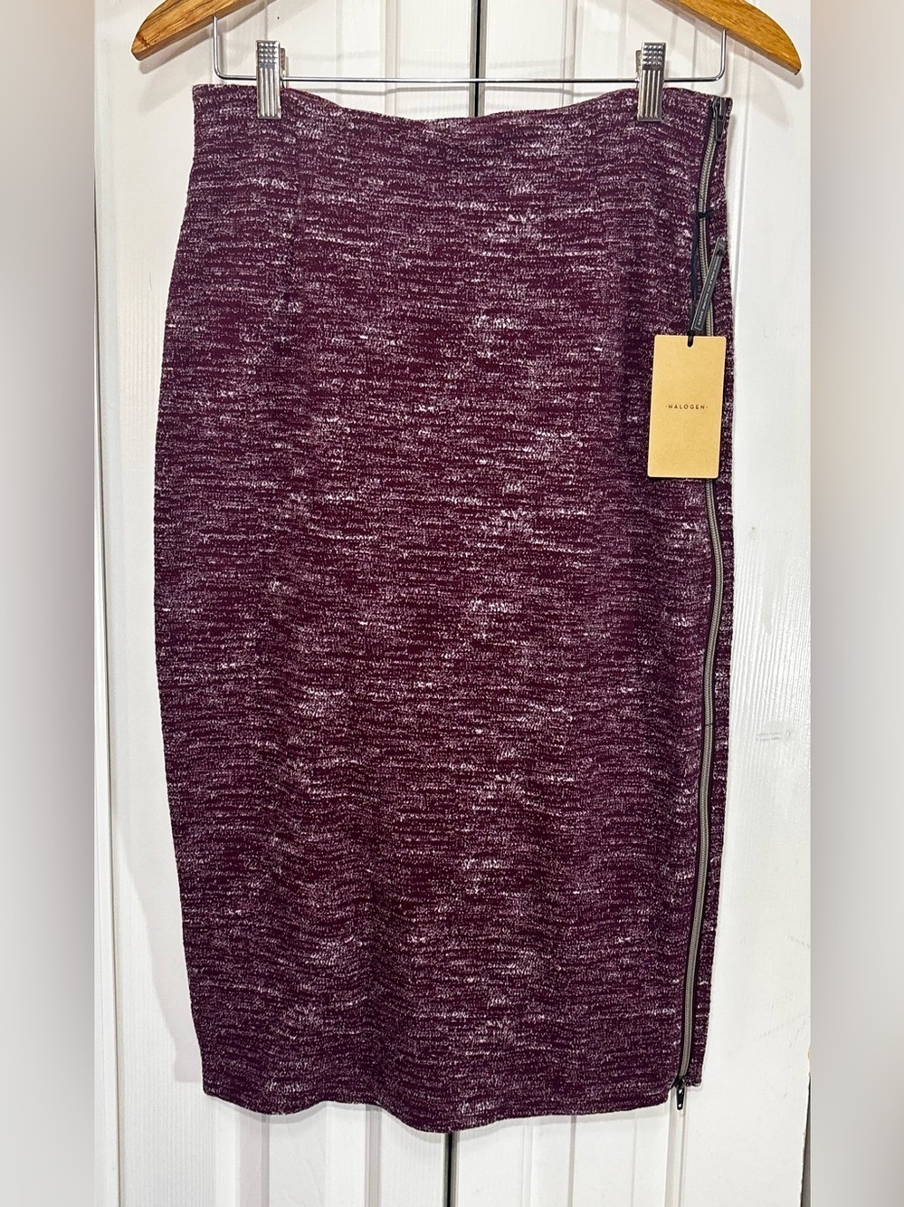 NWT Halogen Burgundy Marled Knit Pencil Skirt Size Medium Zip Detail